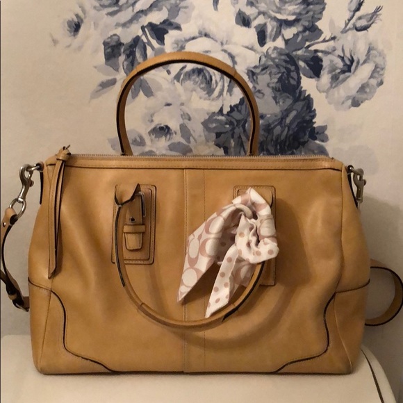 Coach Handbags - Leather coach purse